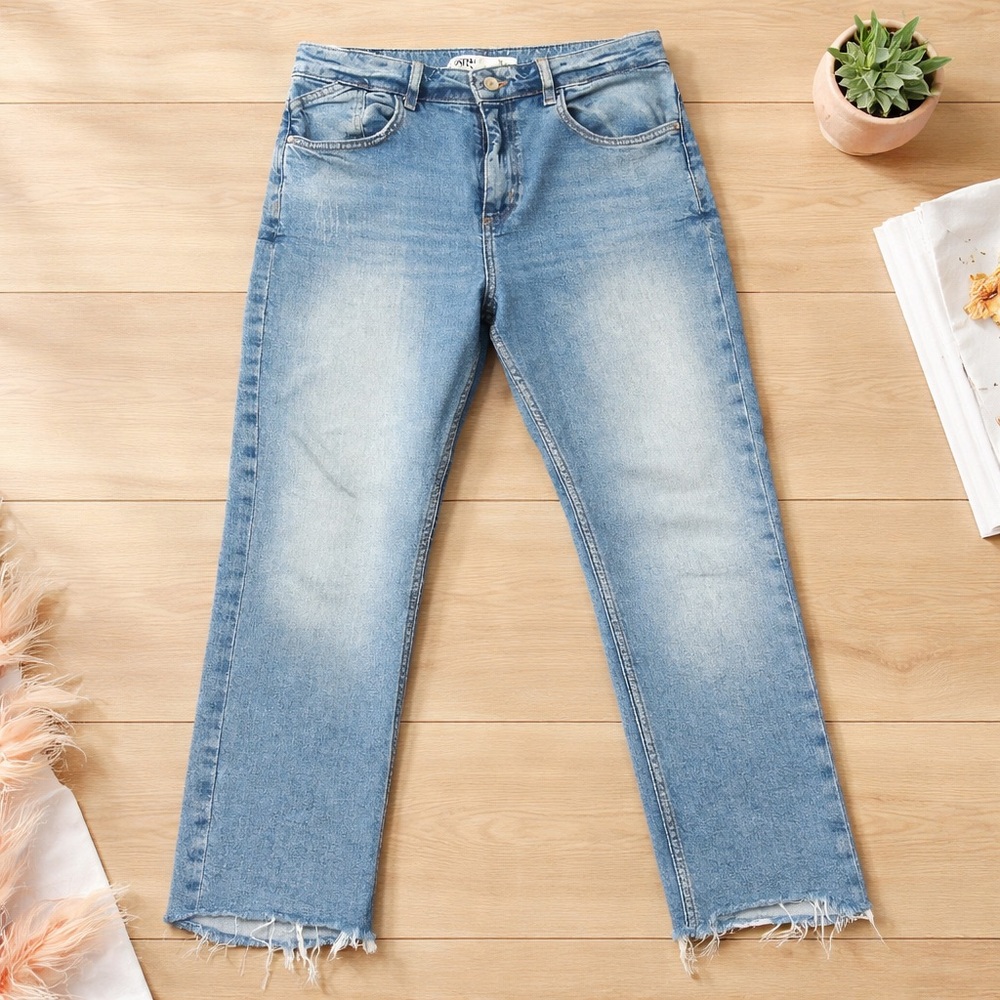 Zara Faded Blue Cropped Jeans